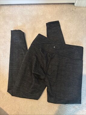 Kyodan Black Textured Ponte Leggings with Subtle Pattern
